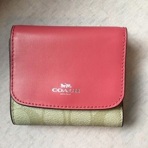 Coach wallet pink small